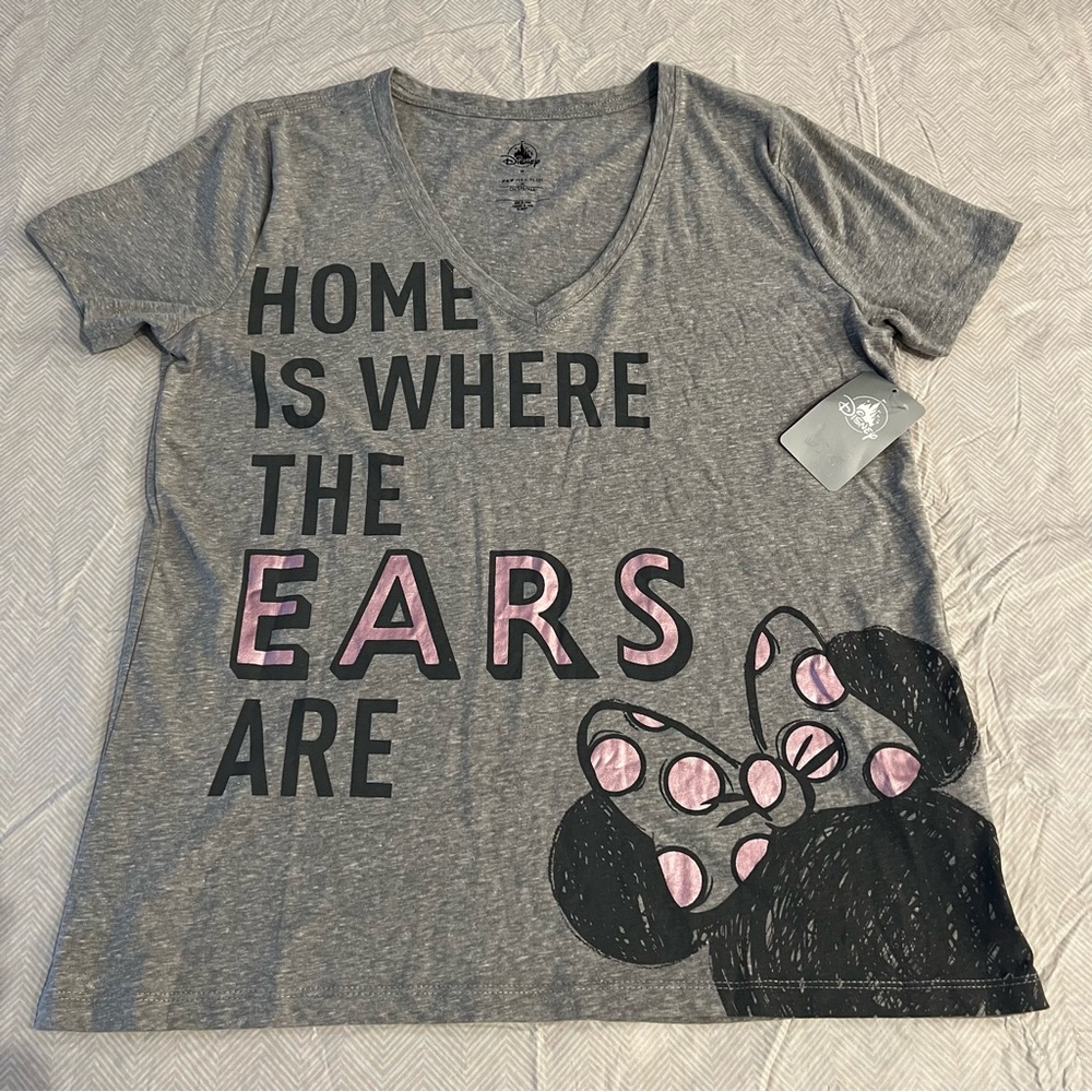 Disney Minnie Mouse “Home is Where The Ears Are” V Neck Women’s Medium New Read